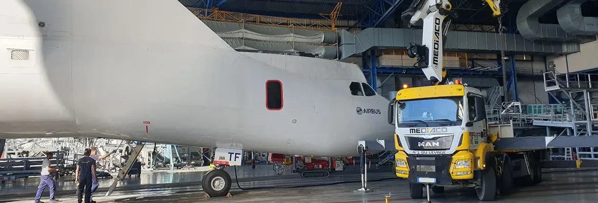 Intervention à Airbus Bordeaux avec un camion bras