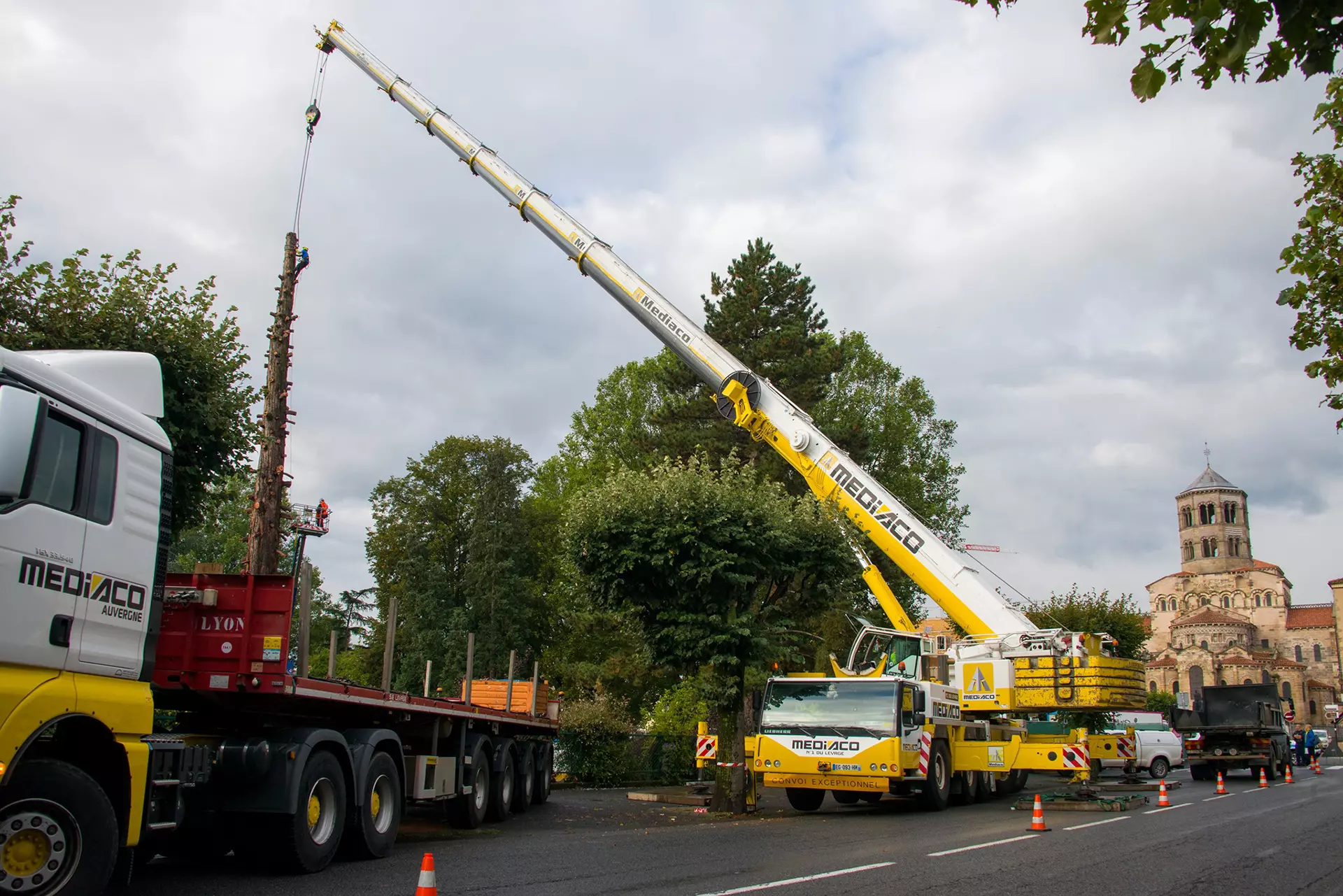 Location camion grue à Clermont